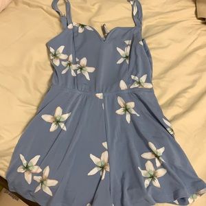 cute romper! never worn